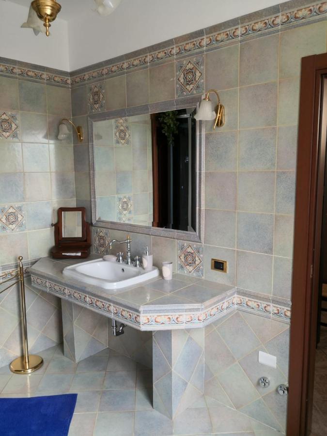 Lux Rho Fiera Panzió Lainate Kültér fotó